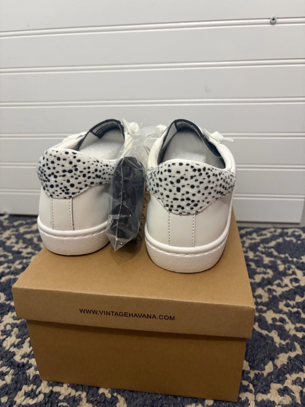 NWT- Vintage Havana White Sneakers with Black Toe and Gold Star Accent - Picture 7 of 8